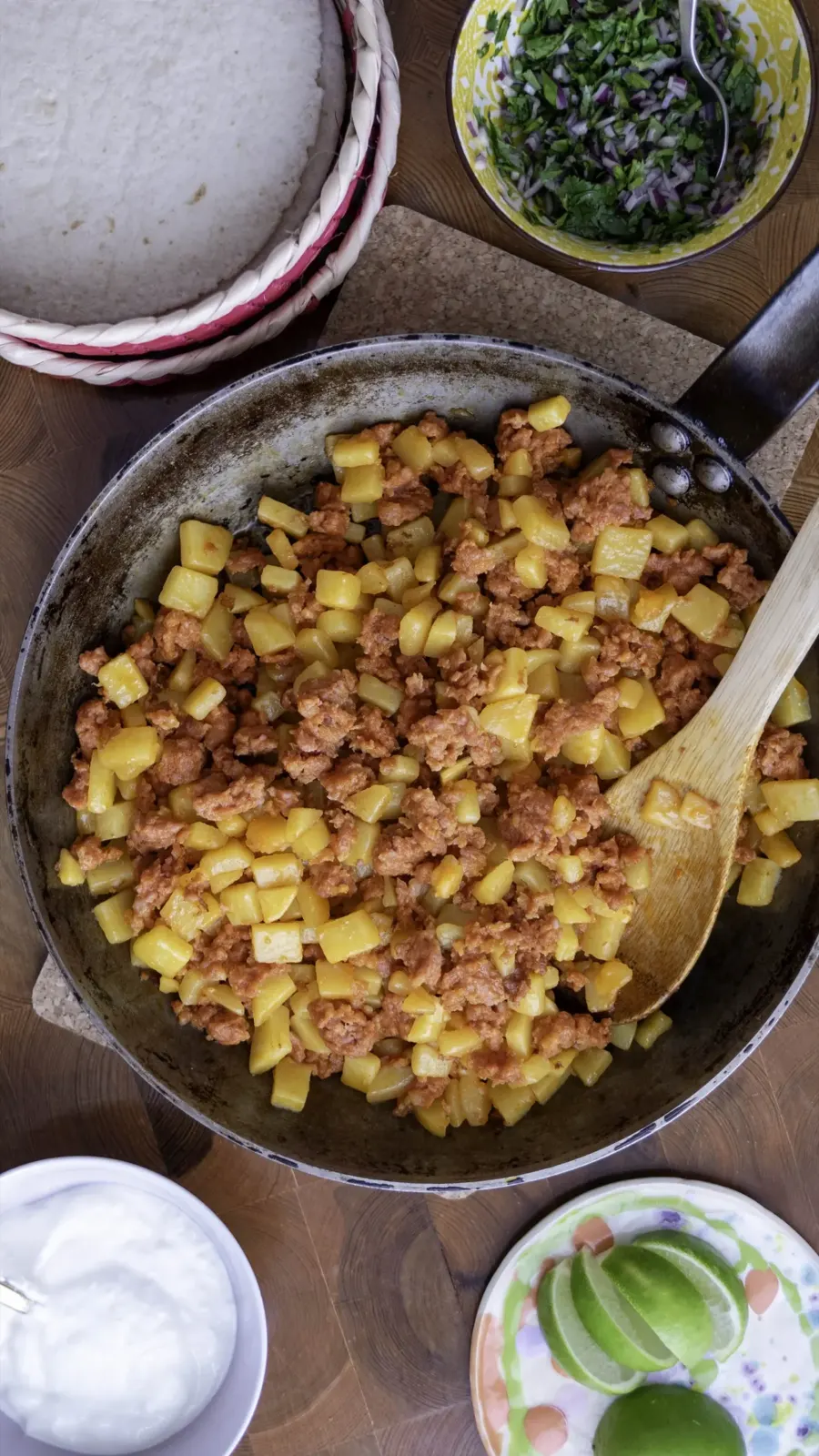 CHORIZO CON PAPAS