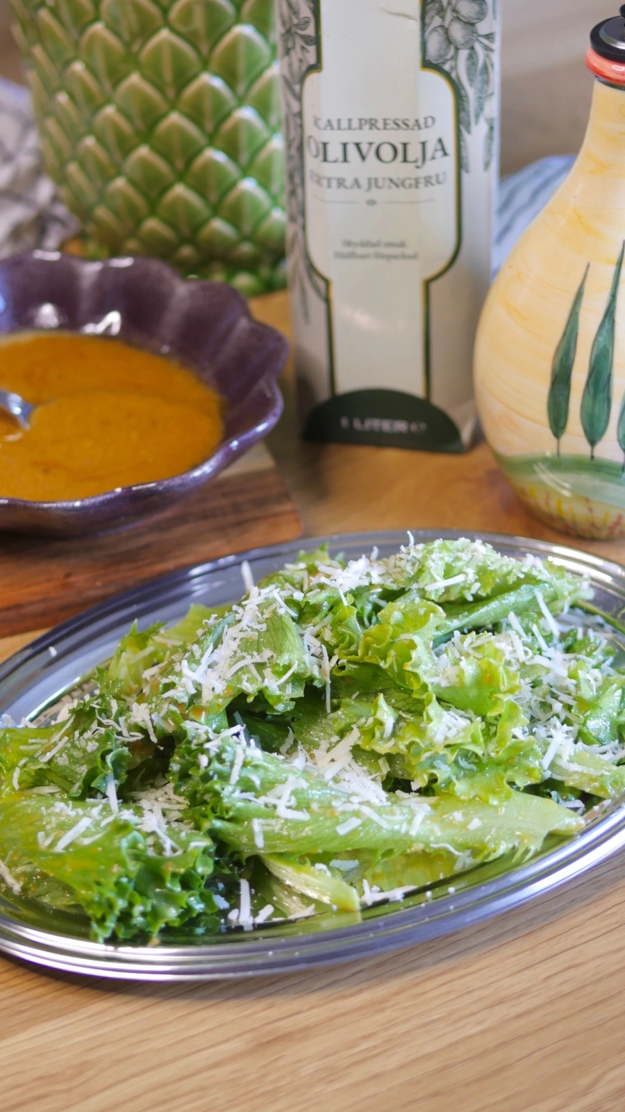 KRÄMIG OLIVOLJEDRESSING MED VIT MISO