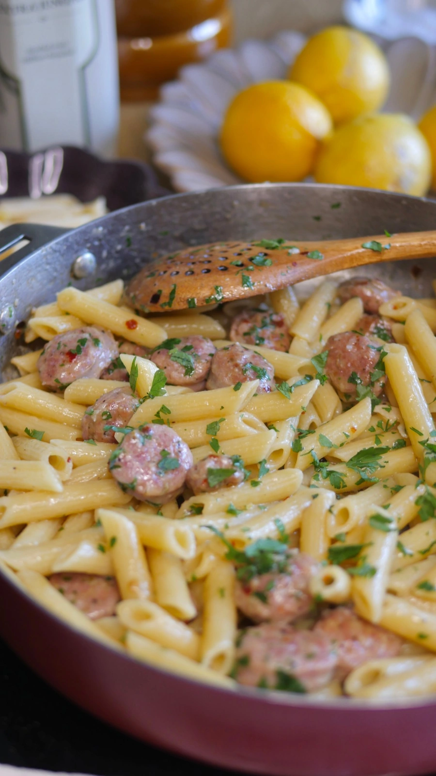 PASTA MED FÄNKÅLSSALSICCIA OCH CITRON