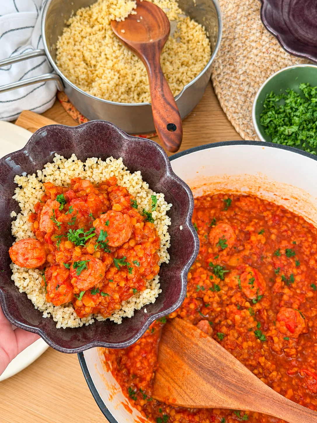 MUSTIG SALSICCIAGRYTA MED RÖDA LINSER & BULGUR