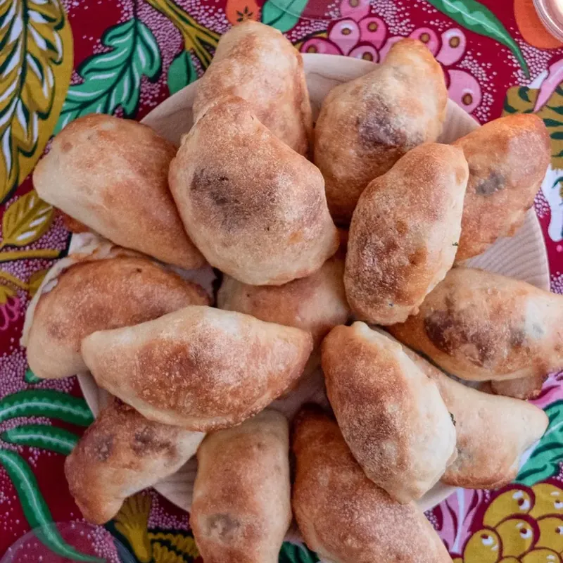 PANZEROTTI CON SALSICCIA