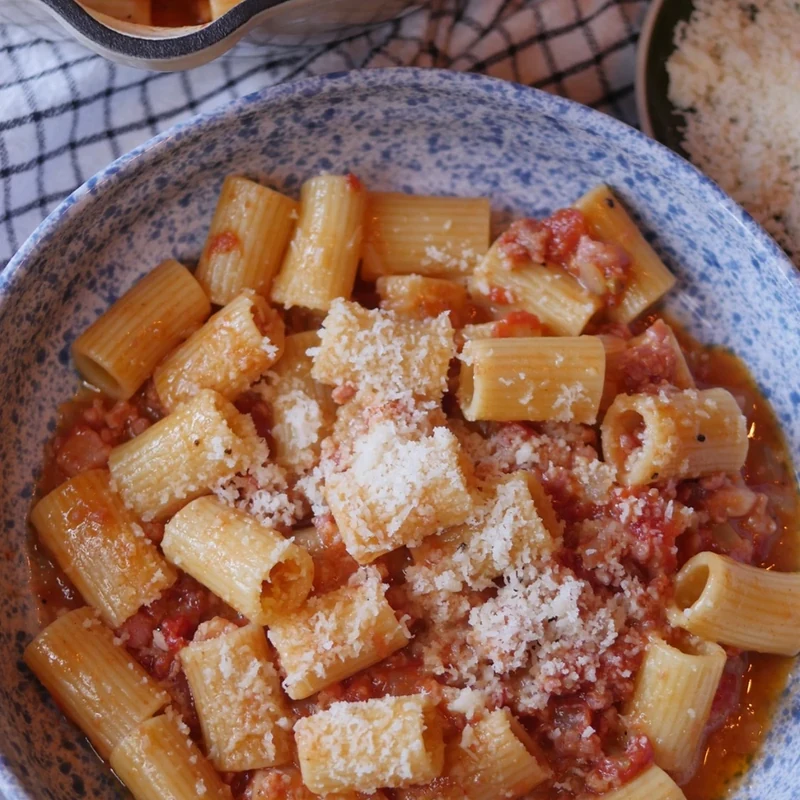 PASTA ALLA ZOZZONA MED SALSICCIAFÄRS
