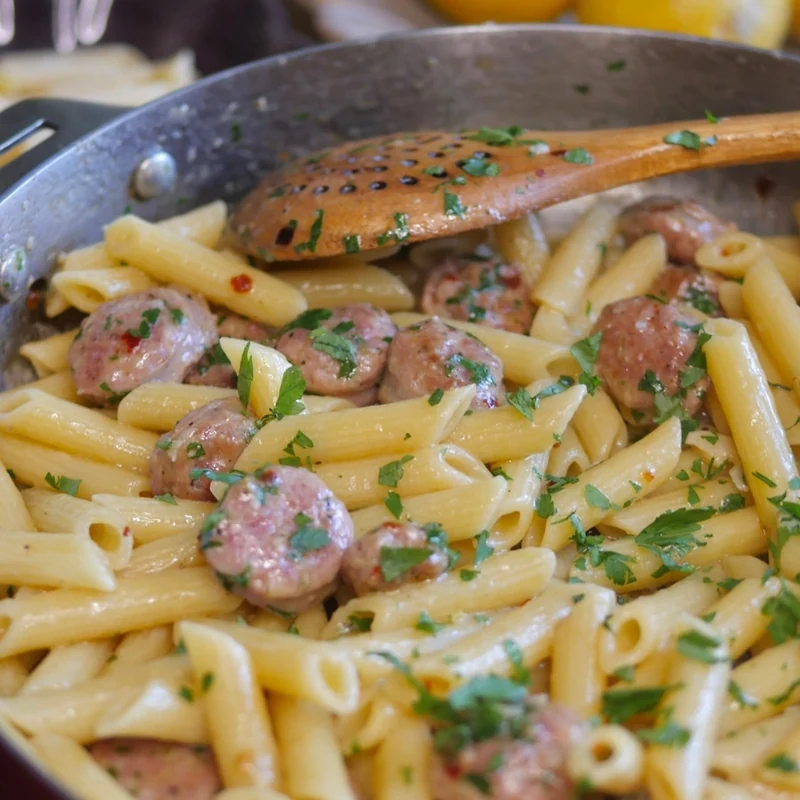 PASTA MED FÄNKÅLSSALSICCIA OCH CITRON